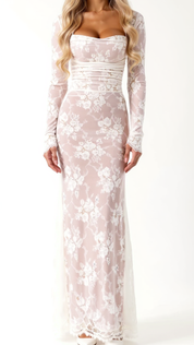 Square-Neck Lace Gown – Sculpted Elegance