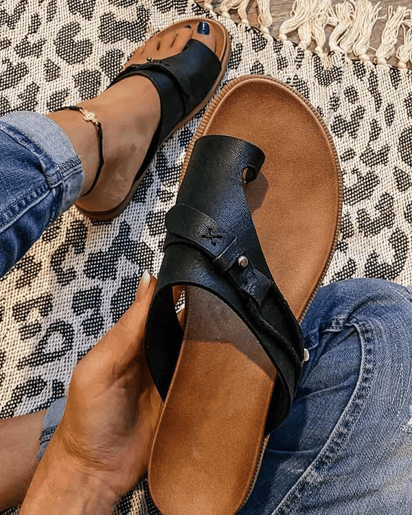 Livia Flat Toe Loop Sandals – Effortless Summer Simplicity